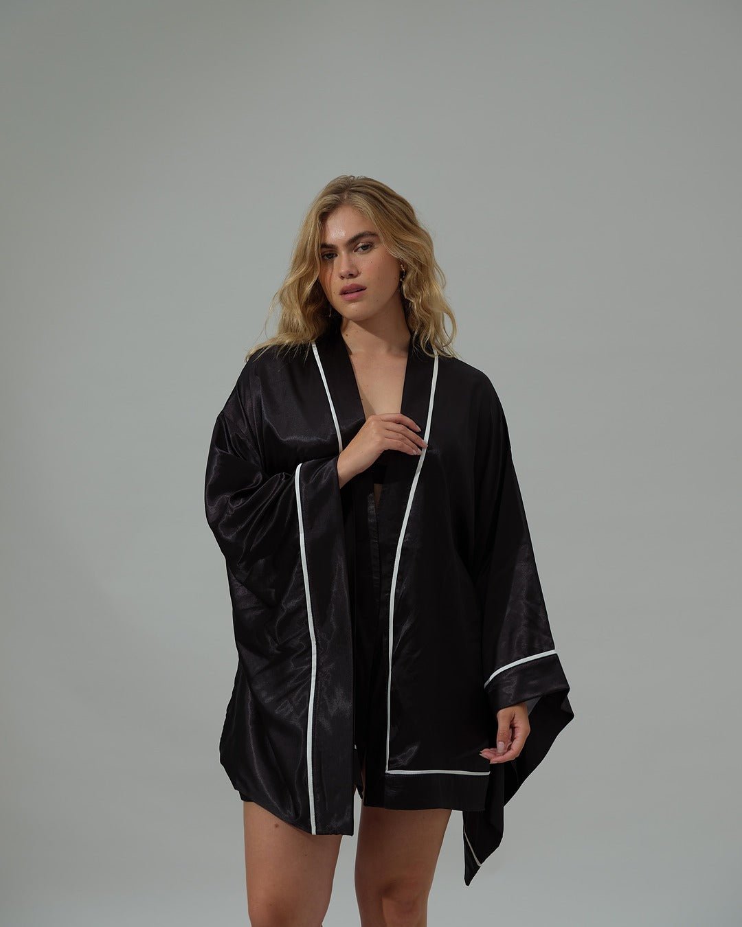 Swan Robe Black - Noblesse Oblige Lingerie