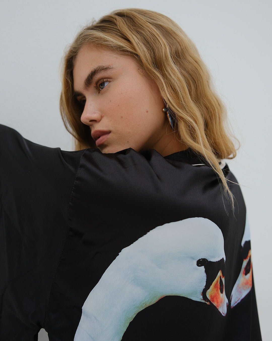 Swan Robe Black - Noblesse Oblige Lingerie