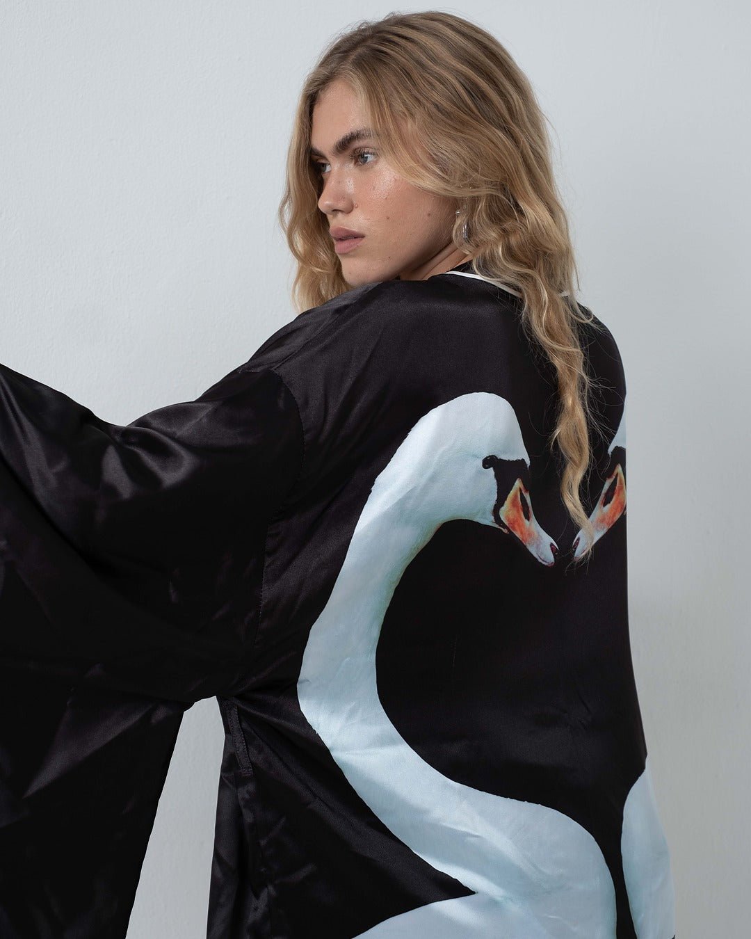 Swan Robe Black - Noblesse Oblige Lingerie